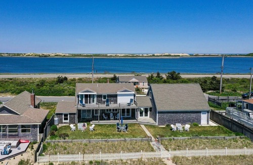 North Truro House | Spacious North Truro Beachfront Home