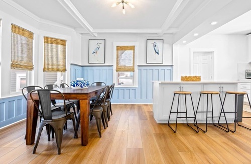 North End House | Spacious OC 5br + Den Steps to Beach and Boards
