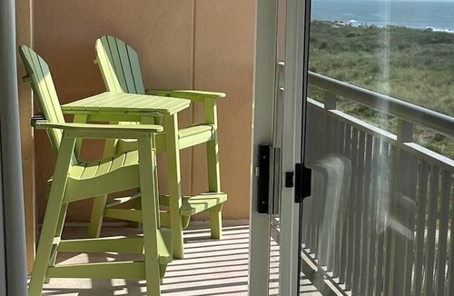 Midtown Ocean City Condo | Spacious, Ocean Front condo In Midtown OC, 2nd floor views with dunes and surf