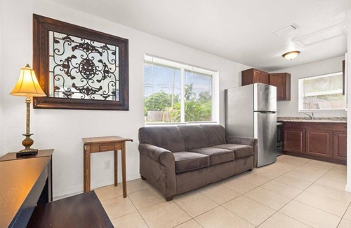 Delray Beach House | Spacious One Bedroom Getaway- Heart of Delray