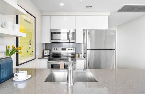 Coconut Grove Apartment | Spacious Open-Concept 2BR - Coconut Grove