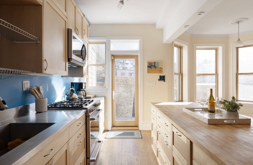 Crown Heights House | Spacious, Peaceful Brooklyn Brownstone