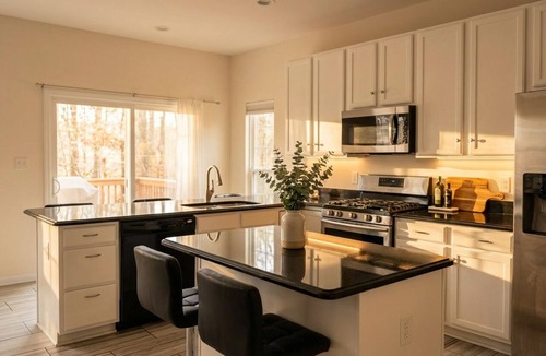 Stafford House | Spacious Pet-Friendly Townhouse Near Quantico & Fredericksburg with Fenced Yard