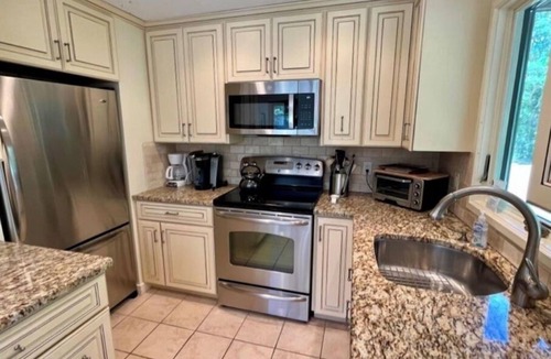 West Tisbury House | Spacious Retreat. Close to beach & bike trails. AC, deck & outdoor shower
