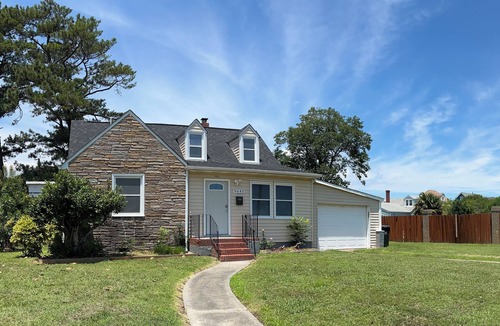 Norfolk House | Spacious Sherwood Coastal Retreat 4-bedroom house in Norfolk Beaches & Parks.