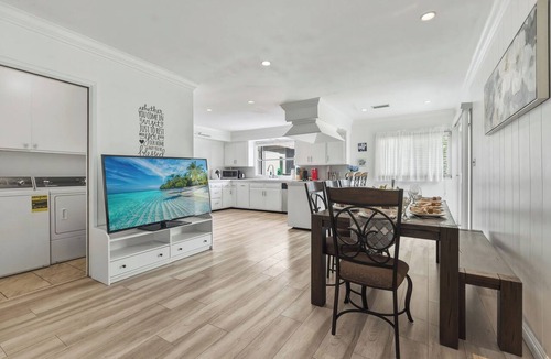Baldwin Park House | Spacious Single-Story Home with 4 Bedrooms, 2 Kitchens & 2 Washers