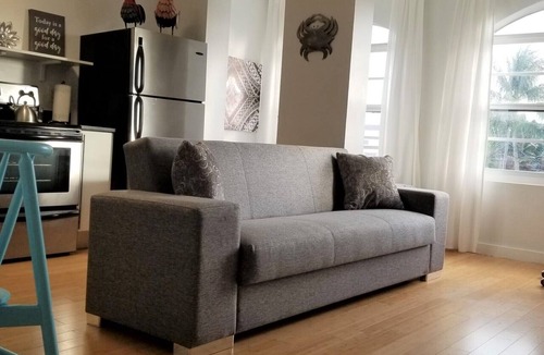 South Beach Condo | SPACIOUS SOBE CORNER ONE BEDROOM-EXCELLENT LOCATION