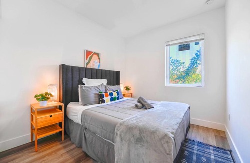 Allapattah Apartment | Spacious Townhouse with 2 Levels For All Family