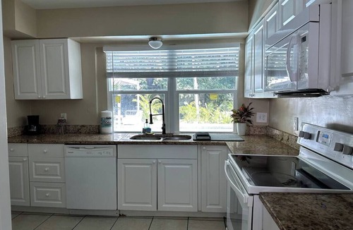 North Miami Villa | Spacious Tropical Miami 3BR Villa w/Private Pool: Near Beach, Nightlife & Shops