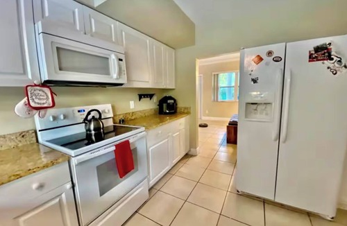 North Miami Villa | Spacious Tropical Miami 3BR Villa w/Private Pool: Near Beach, Nightlife & Shops