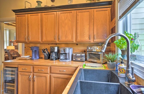 Ellicottville House | Spacious Victorian Home 1/4 Mi to Holiday Valley!