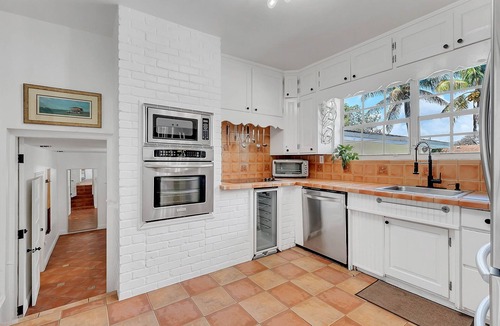 Little Havana Villa | Spacious Villa with Pool, BBQ Near Marlins Stadium