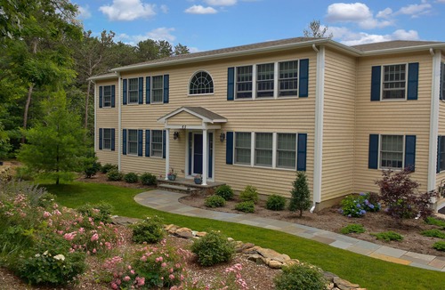 Wellfleet House | Spacious Wellfleet Home on 1 1/2 acres ~ Steps to the bay ~ Walk to town