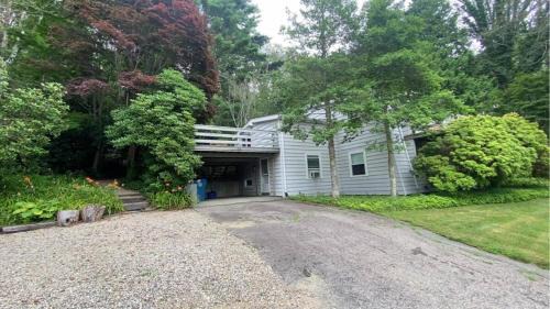 Woods Hole House | Spacious Woods Hole Beach Retreat