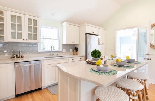 East Dennis House | Spacious Yard Large Patio & Dogs Welcome!