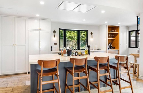 Los Feliz House | Spanish Bungalow in Trendy Los Feliz For Families