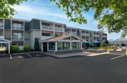 Chincoteague Hotel | Spark by Hilton Chincoteague Island