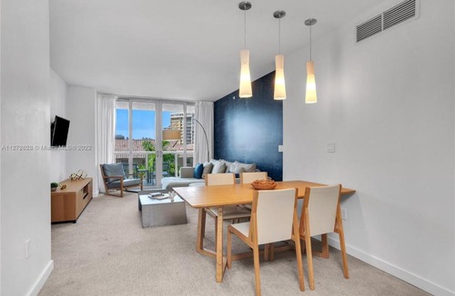 Hallandale Beach Apartment | Spectacular 1BR Resort Pool Gym Near Beach