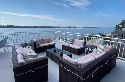 High Bar Harbor House | Spectacular 5-bedroom house with direct water access, beautiful sundeck and AC
