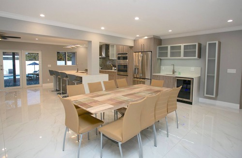 South Lake Villa | Spectacular 5BR/5BA Villa in Hollywood Lakes