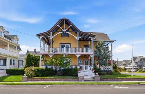 Ocean Grove House | Spectacular 6 Bed/5 Bath Ocean Grove Beauty w/Waterviews and Porches Galore