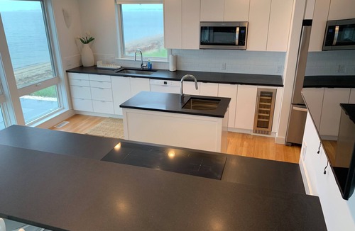 North Truro House | Spectacular Newly Constructed 3-Bedroom Beachfront Home in North Truro 408