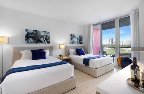 Hallandale Beach Apartment | Spectacular Studio, Amazing Amenities + Pool
