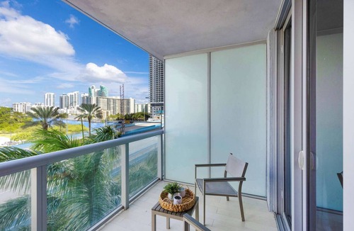 Hallandale Beach Apartment | Spectacular Studio, Amazing Amenities + Pool