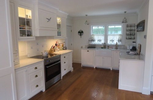 Chatham House | Spend your quintessential Cape Cod vacation, in a beautifully renovated 1862 Farm House on Stage Harbor Road!