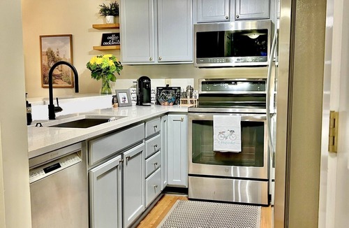 Nantucket House | Spotless Secluded Getaway - 10min. to Town