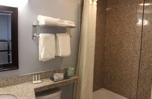 Sandwich House | Standard Room 2 Beds at Sandwich Lodge & Resort