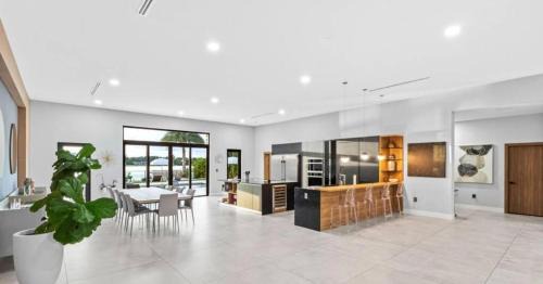 North Miami Beach Villa | Star Villa by Glam Homes