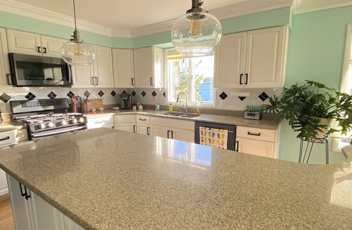 Willoughby Spit House | Starfish Cottage . Direct Beachfront!