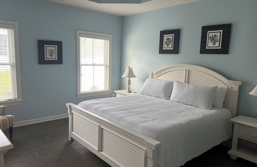 The Commons House | Stay At Award Winning Golf Resort Community just minutes from the beach