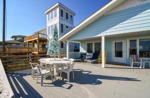 Topsail Beach House | Stay at Bunker Hill, a spacious 4-bedroom oceanfront house in charming Topsail Beach!