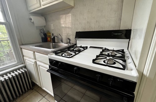 The Waterfront Apartment | Stay in the heart of Historic Downtown!