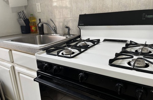 The Waterfront Apartment | Stay in the heart of Historic Downtown!