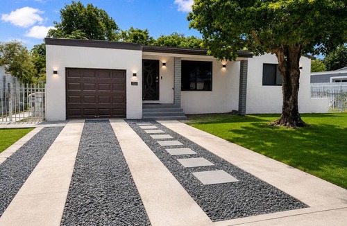 Golden Glades House | Stay Near the Action - Miami Hard Rock Stadium, Casinos, and Beaches