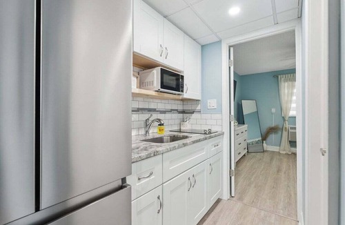 North Wildwood Condo | Stay Salty: Modern 1BR Condo w/Pools & BBQ Grills