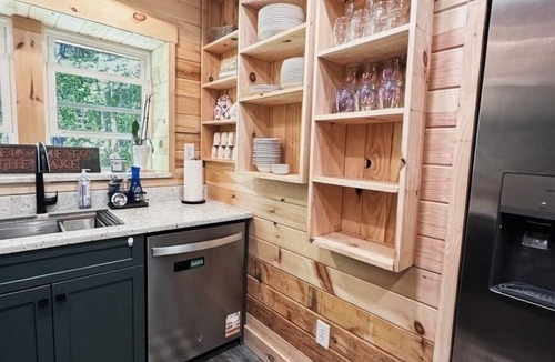Lakeside Woods House | Steel Magnolia - Lake Anna's Only Container Vacation Rental Home