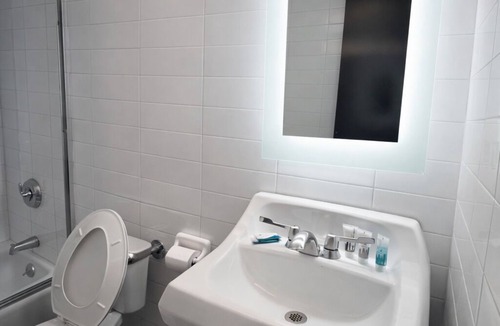 Wakefield Hotel | Stella Hotel Bronx