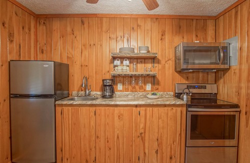 Edray House | Stemwinder 6B 1 Bedroom, 1 Full Bath, Slope Side