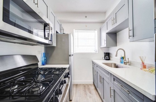 South Beach Condo | Steps 2 Beach Ocean Drive Deco Apt 2 Queen Beds