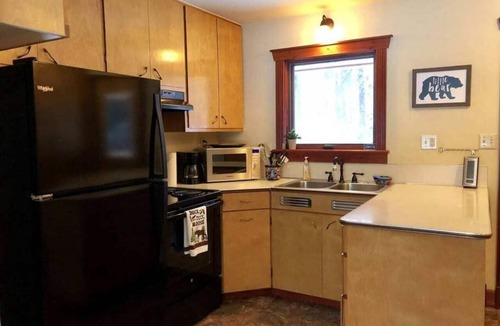 West Glacier Cabin | Steps Away Cabin #2, BeautifulViews in GlacierPark