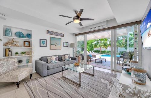 Birch Park Finger Streets House | Steps from Beach Heated Pool Gulf Stream Key RESlDENCES