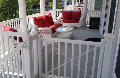 North End House | Steps from the beach- family friendly convenience sleeps 10 close to everything!