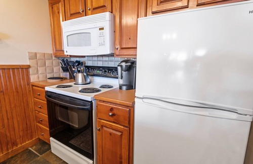Edray Apartment | Steps From The Slopes Ski In Out Hot Tub Village