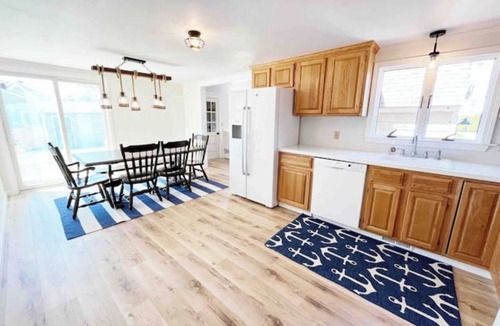 Mara Vista House | Steps to 3 Falmouth Beaches in our 6+bedroom with oversized outdoor shower