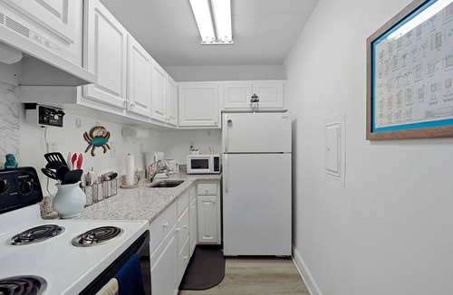 Rehoboth Beach Condo | Steps to Beach Downtown Rehoboth Beach Efficiency Pool Parking