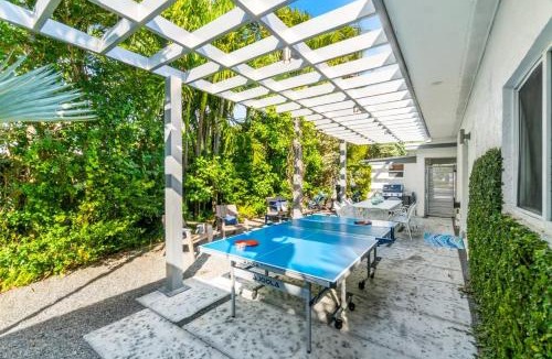 Birch Park Finger Streets House | Steps to Beach Heated Pool Sugar Key RESlDENCES
